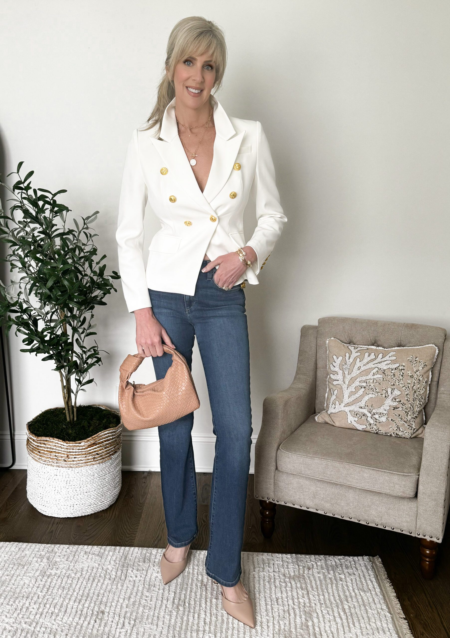 benaar la lauren blazer white, woman wearing white blazer with gold buttons